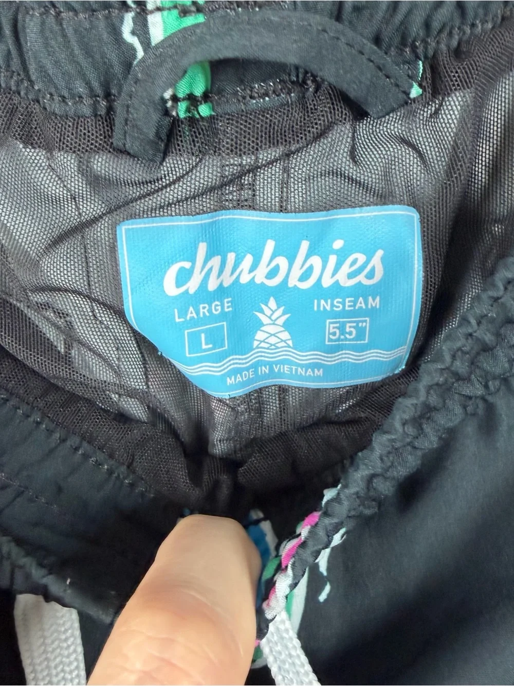 Chubbies Classic Swim Trunk The Havana Nights 5.5” Black Palms Print Large